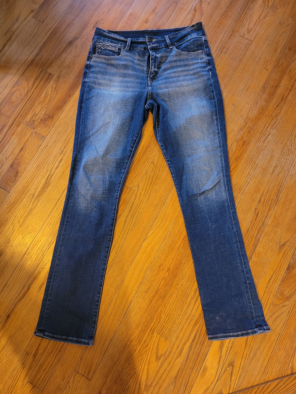 Buckle Straight Leg Jeans in Dark Blue Wash